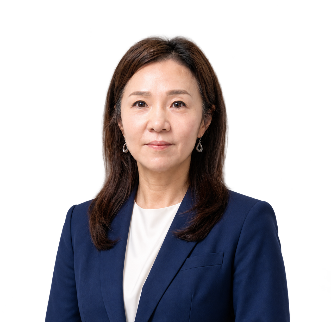 네이비 수트 차림의 (주)마이에듀케이션 이희연 대표 반신 사진